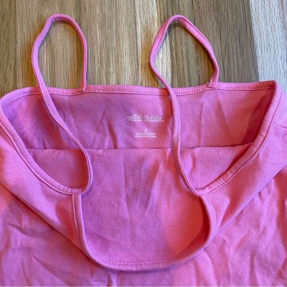 Tank tops - Picture 5 of 6